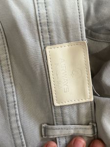 Gray Levi&#39;s Zip Hem Cropped Jeans