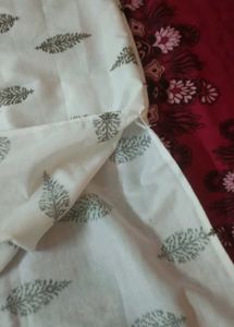 White &amp; Gold Leaf Print Kurti