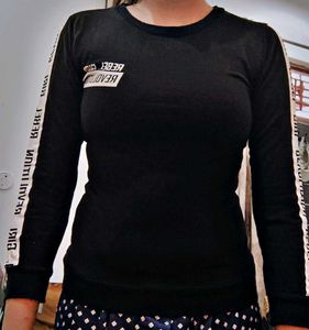 Sale H&amp;M Winter T-shirt Limited Time Offer ⏰