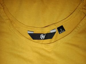 Round Neck Tshirt With Lace Trims
