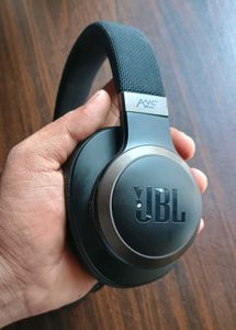 JBL LIVE 650 BTNC WIRELESS HEADPHONES.