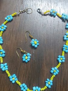Beads Flower Necklace And Earrings