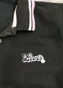 Levi&#39;s Black Tshirt