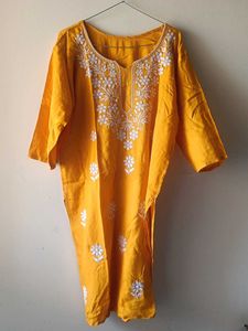 Floral Embroidered Chikankari Kurta