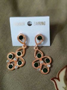 Graceful Jewellery Set For Females....