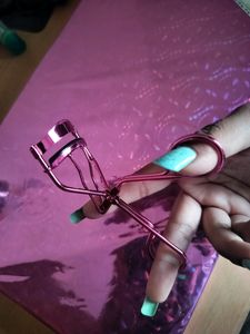 NILSTOREY Eyelash Curler