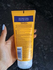 Vaseline Gluta Hya SPF 50 PA+++ Sunscreen