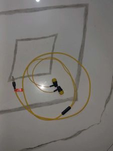 Yellow Wired Earbuds (1Side Not Working)