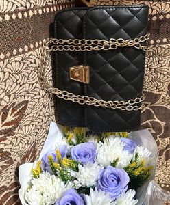 Chic Black Quilted Crossbody Bag
