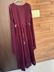 Elegant Burgundy Maxi Dress