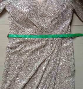 WOMAN SEQUIN MERMAID GOWN