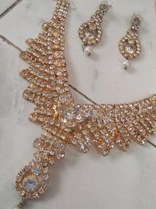 Sparkling Statement Necklace