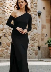 Elegant Black One-Shoulder Dress