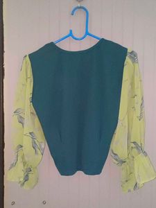 Stylish Women&#39;s Tops