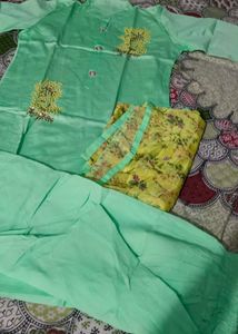 Unused Kurti Pant Dupatta Set