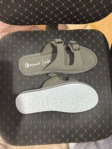 Walkaroo Grey Sandals For Women
