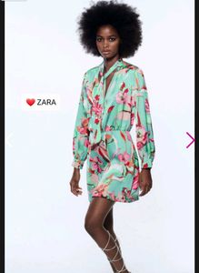 🔴75% Off🔴 *NEW* Zara Floral Bow Dress