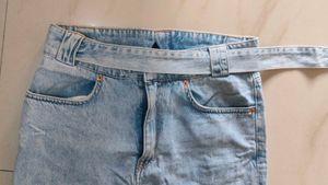 Jeans With Belt