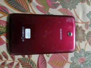 Samsung Tablet  Logo pe atka hua hai