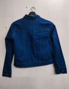 Stylish Cropped Denim Jacket