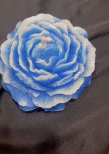 Poney Blue Rose Candle