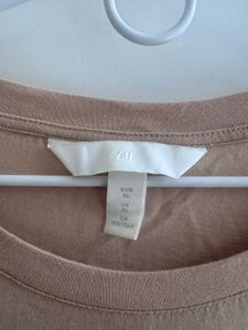 Beige Graphic Tee - &#39;Bien&#39; Slogan