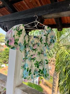 Floral Old Navy top