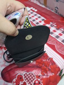 Black mobile sling bag