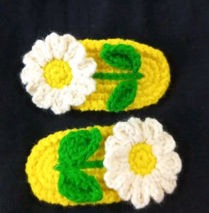 Beautiful Crochet Daisy Flower Hairclips