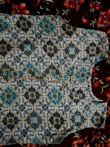 Patterned Sleeveless Tunic