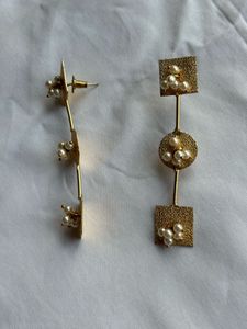 Gorgeous, golden colour earrings