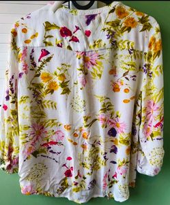 Trendy Floral Top