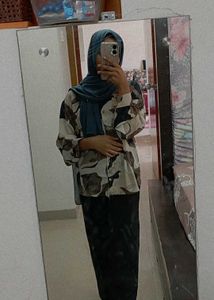 Abstract Print Button-Down