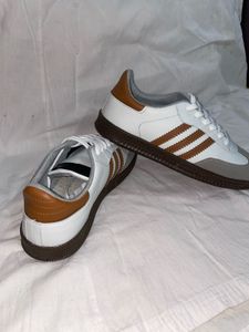 Stylish White ADIDAS Sneakers 👟 🔥🔥