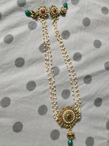 Earings With Back Set