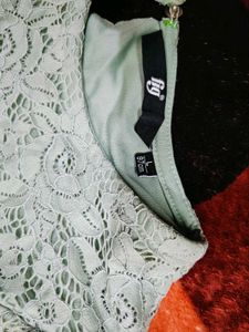 🇳🇿💫🎀Elegant Lace Top with Ruffle Sleeves