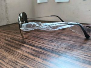 Ray-Ban Sunglasses With Silver color tint