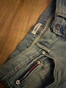 Tommy Jeans Straight Fit Denim
