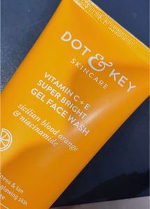 Dot &amp; Key Face Wash