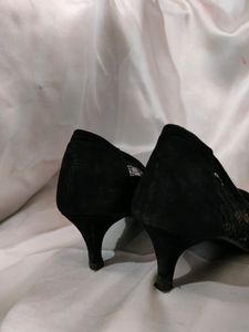 max Pointed Toe Kitten Heel Pumps