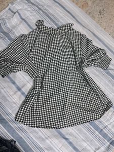 🏁Selling Gingham Top from Dubai🏁
