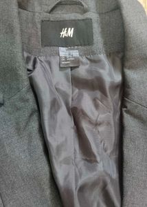 H&amp;M Crop Blazer