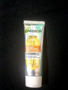 Garnier Vitamin C Serum Cleanser