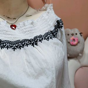 🤍 Boho Chic Peasant Top ! 🤍
