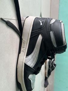 Puma Men Black &amp; White Mid-Top Sneakers