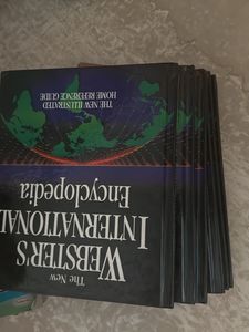 Set Of 10 Encyclopedia
