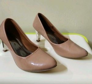 Elegant Heels condition good with imperfection