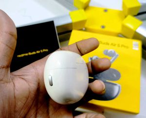 realme Buds Air 5 Pro with 50dB ANC worth Rs.6000