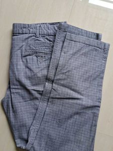 Checked Grey Casual Pants