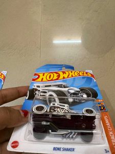 Hot Wheels: Mustang Dark Horse &amp; Bone Shaker